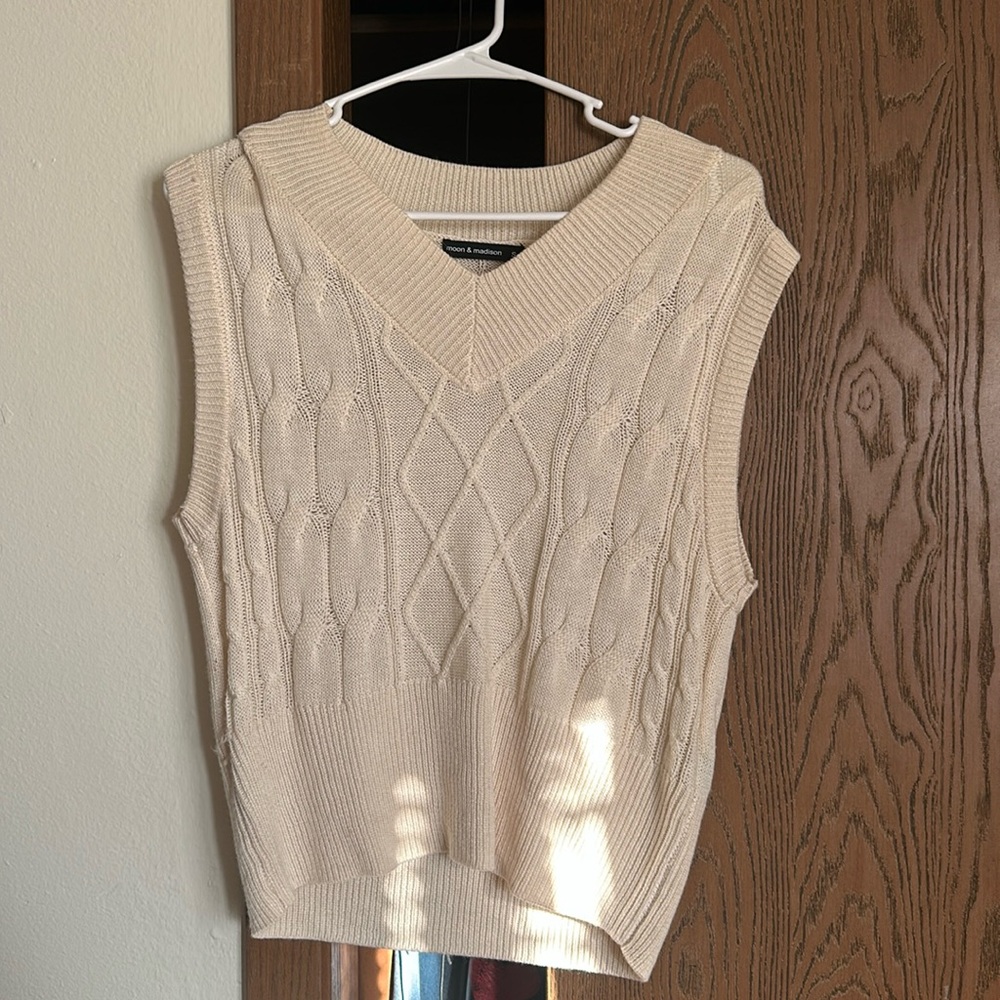 Cable Knit V-Neck Sweater Vest - Cream